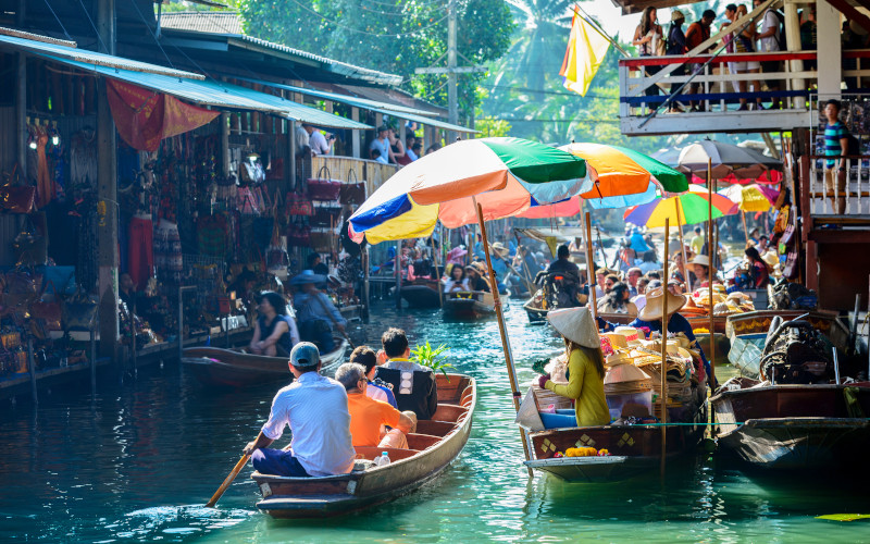 saduak floating market in bangkok