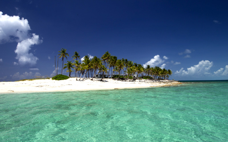 beach on nassau bahamas