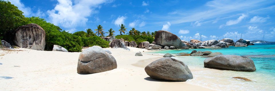 beaytiful beach in brithish virgin islands