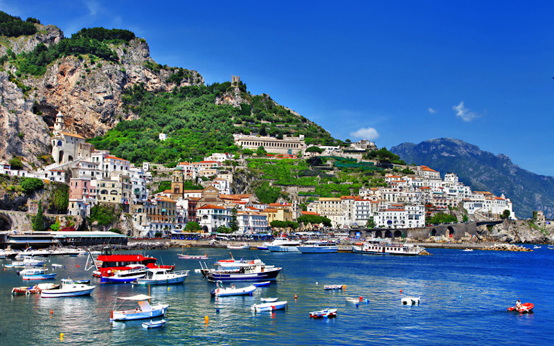 amalfi accommodation, villas on the beach and hills