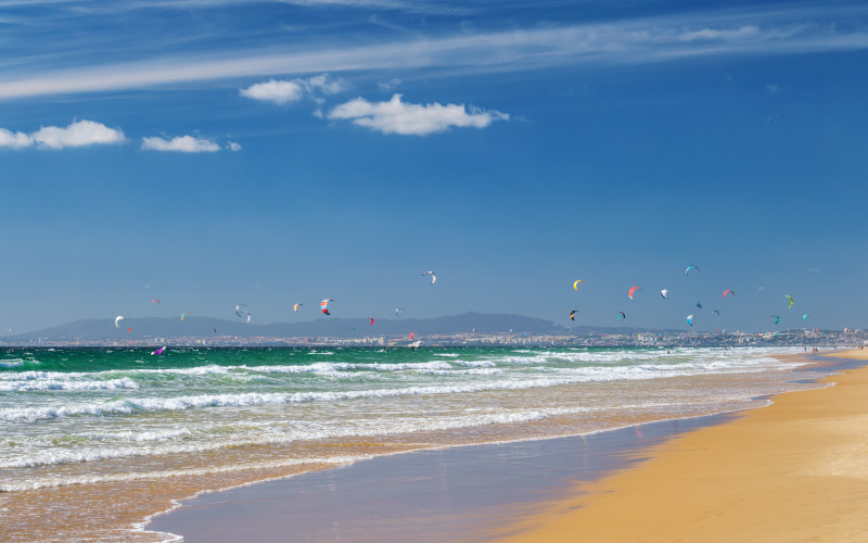 fonte de telha beach in costa da caparica