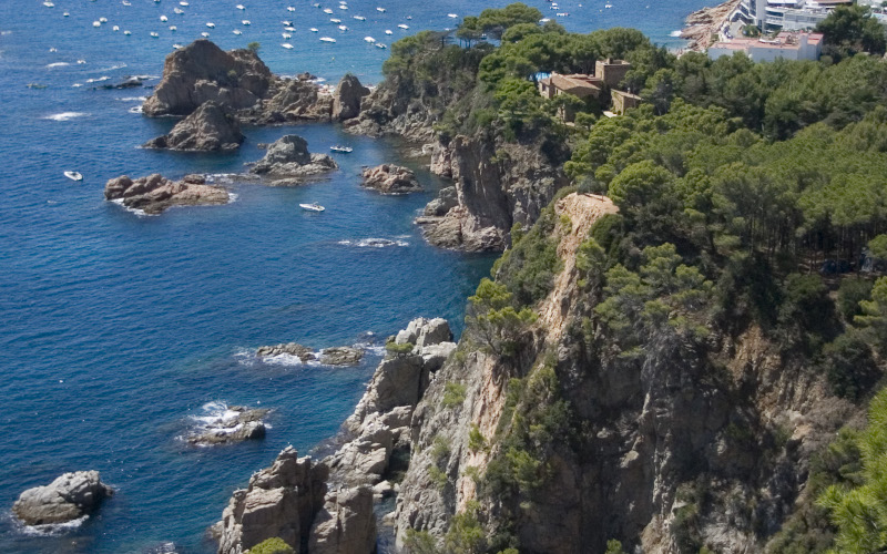 tossa de mar cliffs costa brava