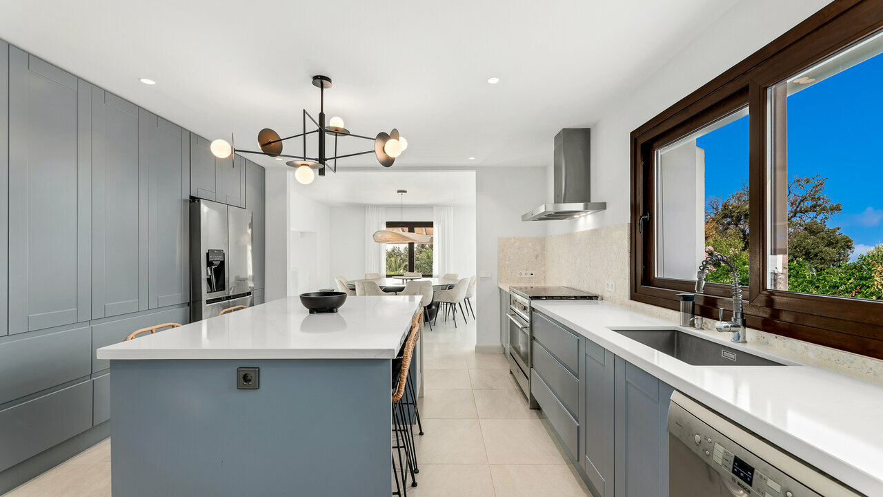 Photo of Luxury 5 Bedroom Villa