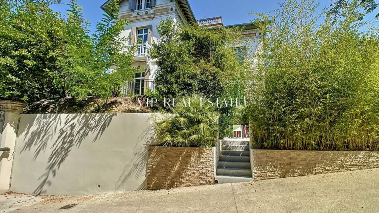 Photo of Large house with pool near Avignon