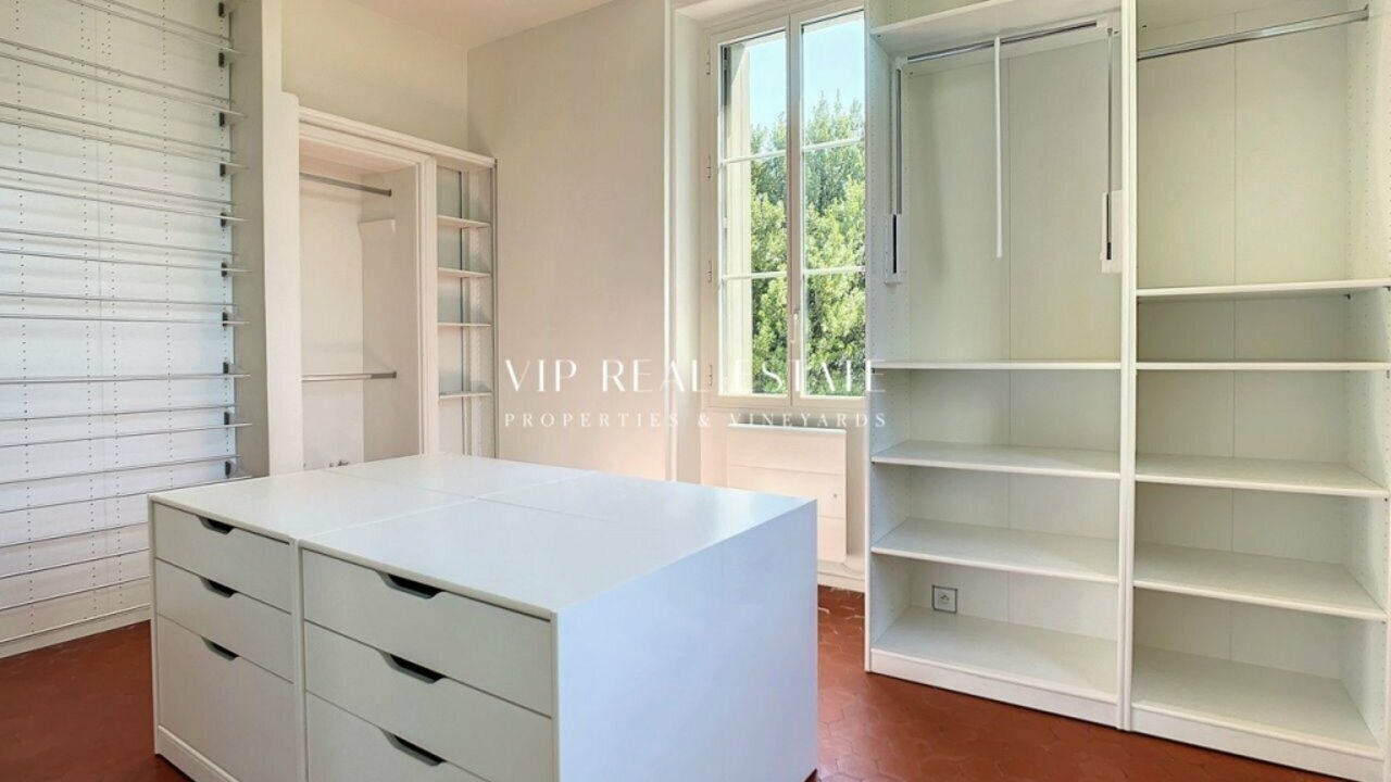 Photo of Large house with pool near Avignon