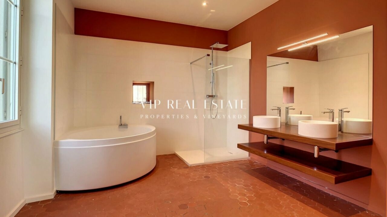 Photo of Large house with pool near Avignon