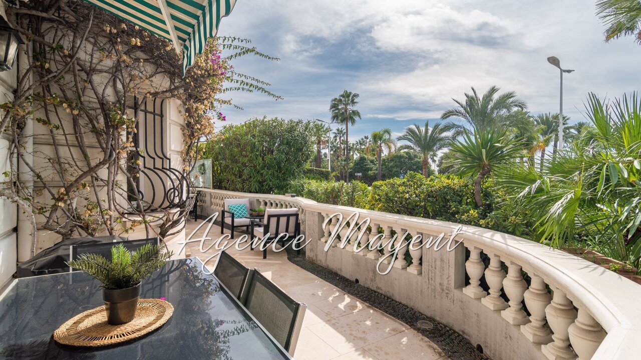Photo of Cannes Croisette 2 bed apartment