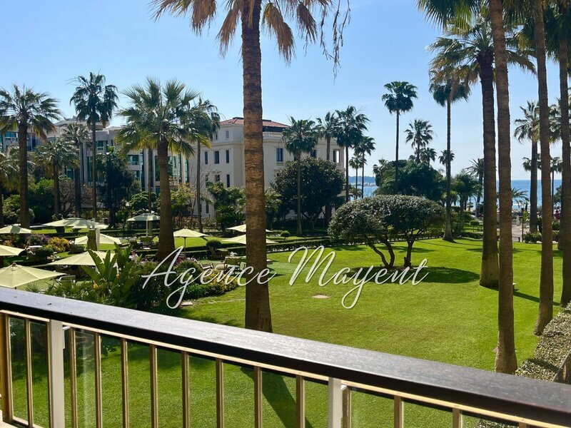 Magnificent 2 bed garden flat on the Croisette in Cannes Accommodation in Cannes