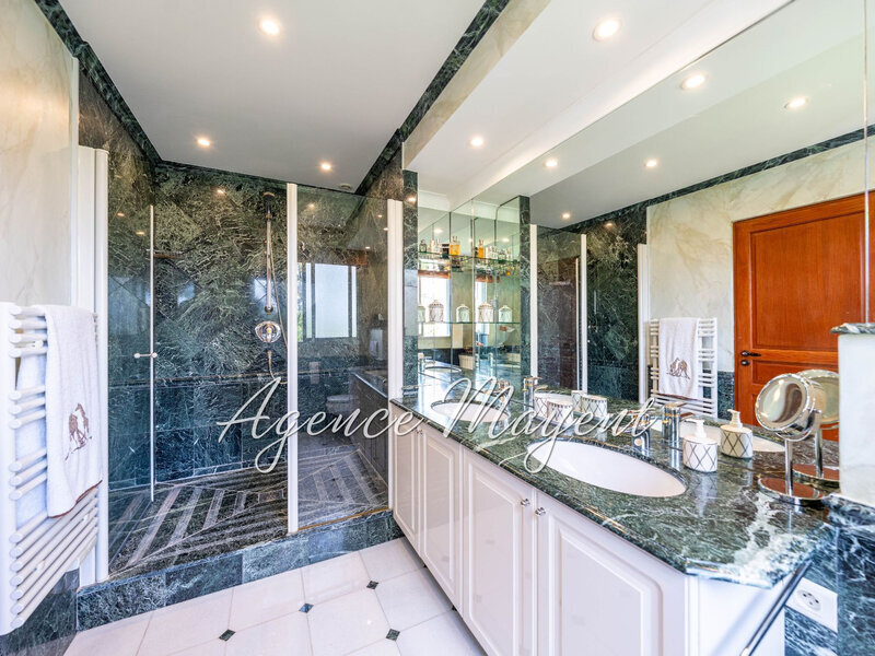 Californie 2 bed apartment with two terraces & a shared pool Accommodation in Cannes