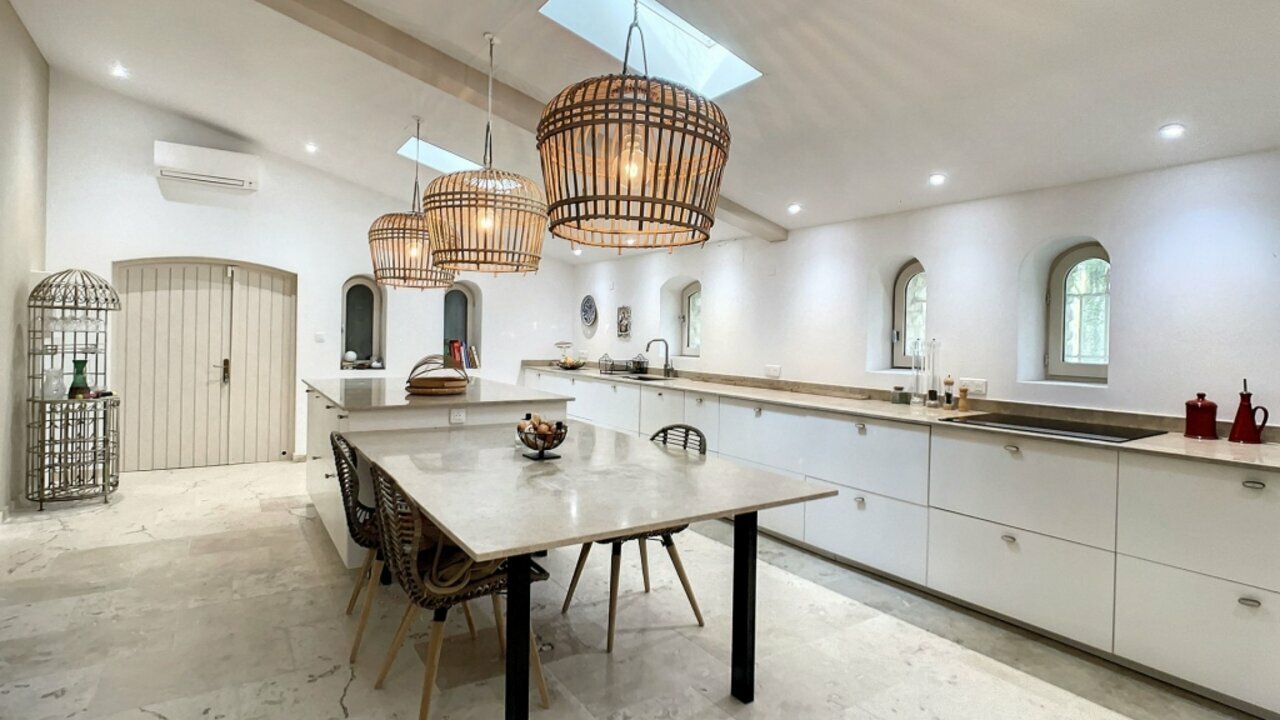 Photo of Stunning large house between Luberon & Avignon