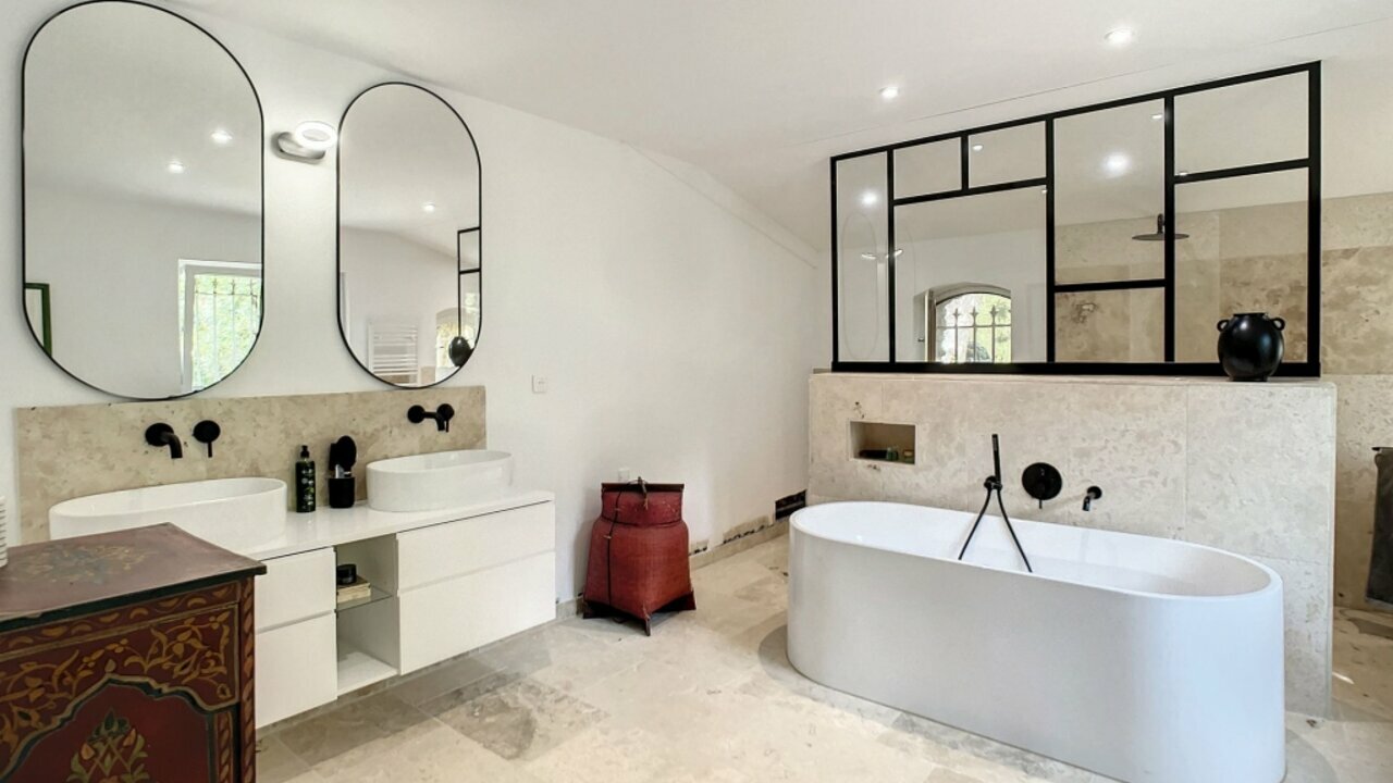 Photo of Stunning large house between Luberon & Avignon