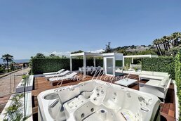 Cannes accommodation villas for sale in Cannes apartments to buy in Cannes holiday homes to buy in Cannes
