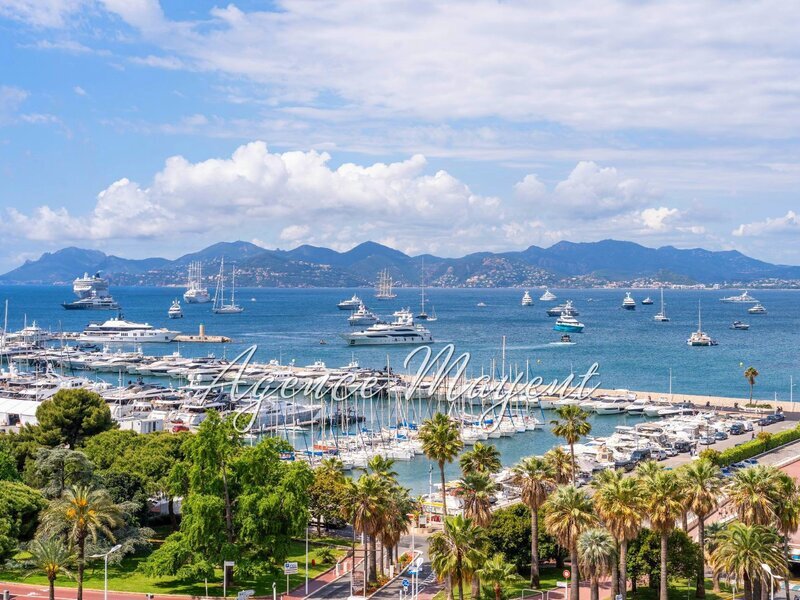 Luxury 2 bed apartment on the Croisette - Cannes Accommodation in Cannes